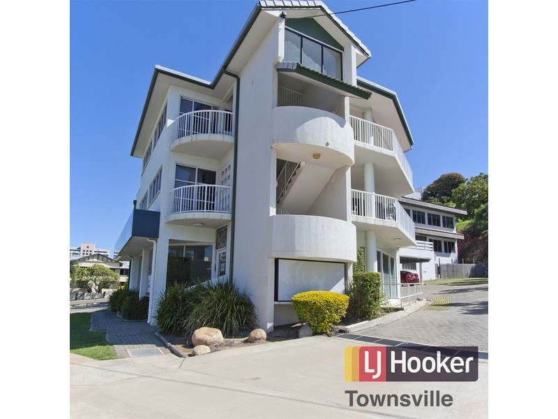1/2 Oxley Street, Townsville City QLD 4810