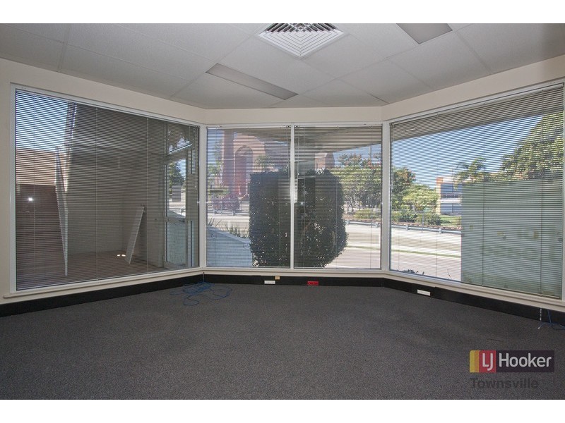 1/2 Oxley Street, Townsville City QLD 4810
