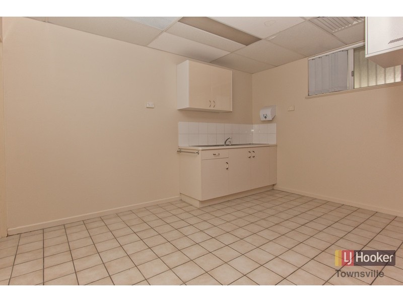 1/2 Oxley Street, Townsville City QLD 4810