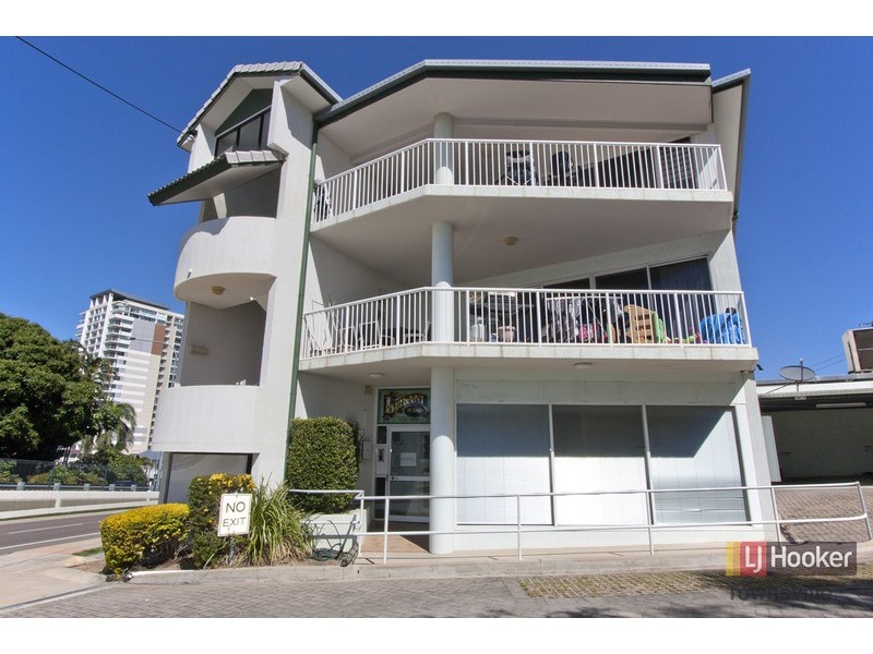 1/2 Oxley Street, Townsville City QLD 4810