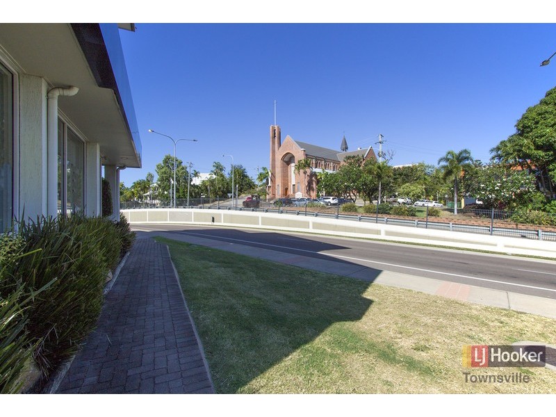 1/2 Oxley Street, Townsville City QLD 4810