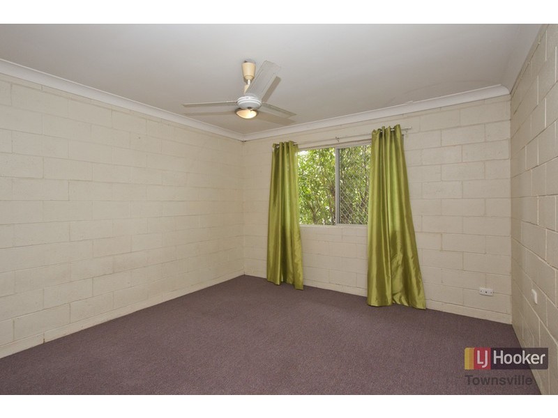2/68 Coates Street, Mount Louisa QLD 4814