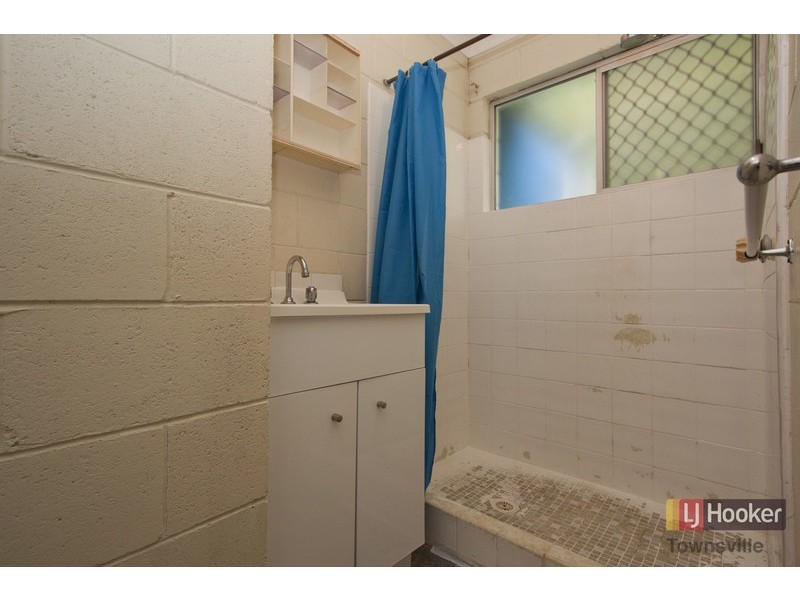 2/68 Coates Street, Mount Louisa QLD 4814