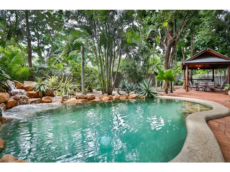 6 Mostyn Crescent, Bushland Beach QLD 4818