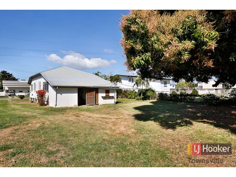 102 Thirteenth Avenue, Railway Estate QLD 4810