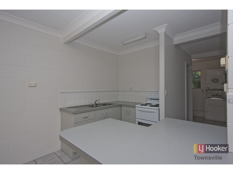 2/61 Camp Street, Mundingburra QLD 4812