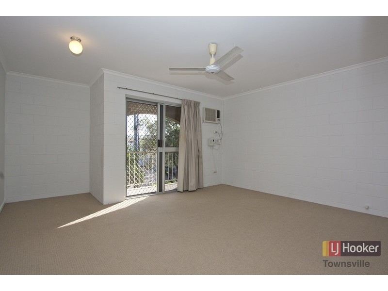 2/61 Camp Street, Mundingburra QLD 4812