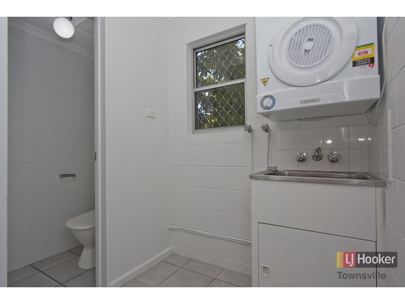 2/61 Camp Street, Mundingburra QLD 4812