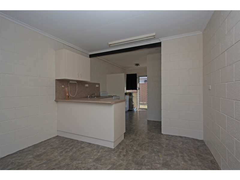 1/2 Farrell Street, Kirwan QLD 4817