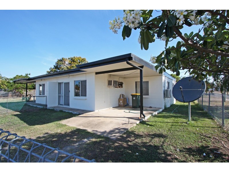 1/2 Farrell Street, Kirwan QLD 4817