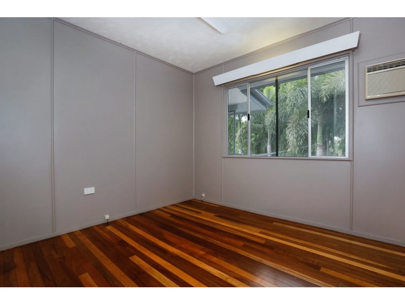 12 Wooral Street, Cranbrook QLD 4814