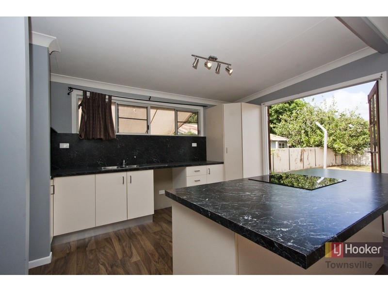 35 Wattle Street, Kirwan QLD 4817