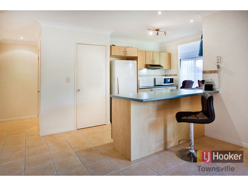 6 Timbury Way, Mount Louisa QLD 4814