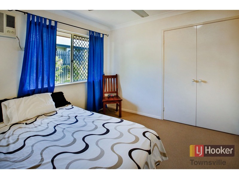 6 Timbury Way, Mount Louisa QLD 4814