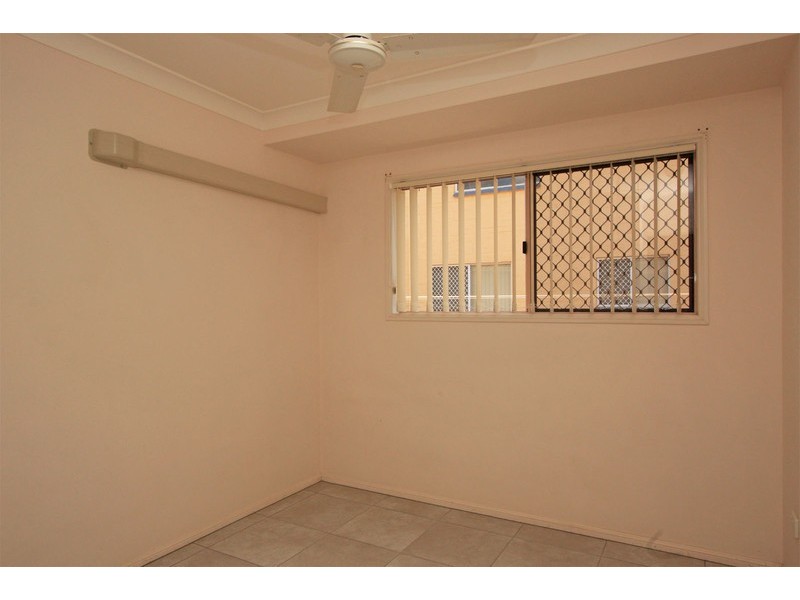 1/13 Second Avenue, Railway Estate QLD 4810
