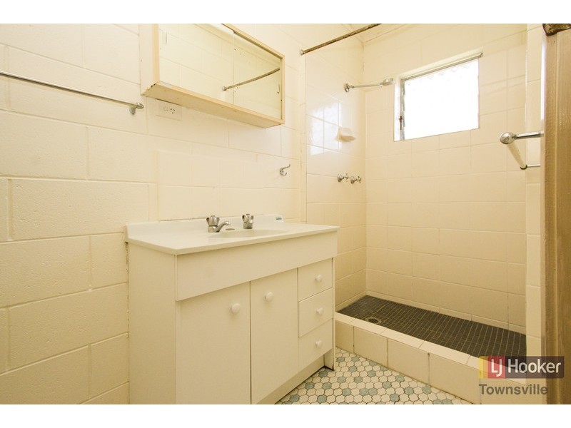 1/23 Caroline Street, Aitkenvale QLD 4814