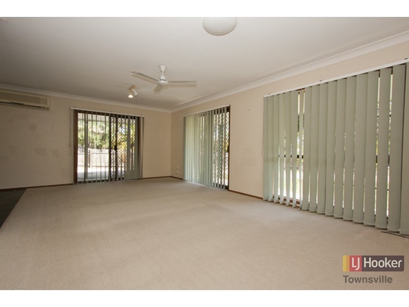 6 Fuchsia Court, Bushland Beach QLD 4818