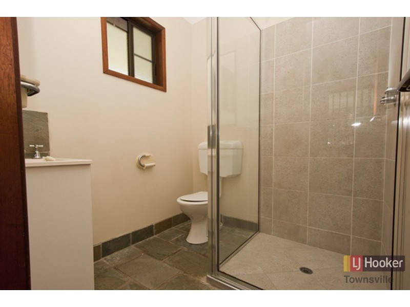 6 Fuchsia Court, Bushland Beach QLD 4818