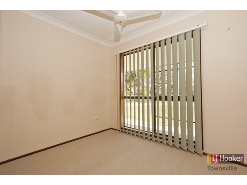 6 Fuchsia Court, Bushland Beach QLD 4818