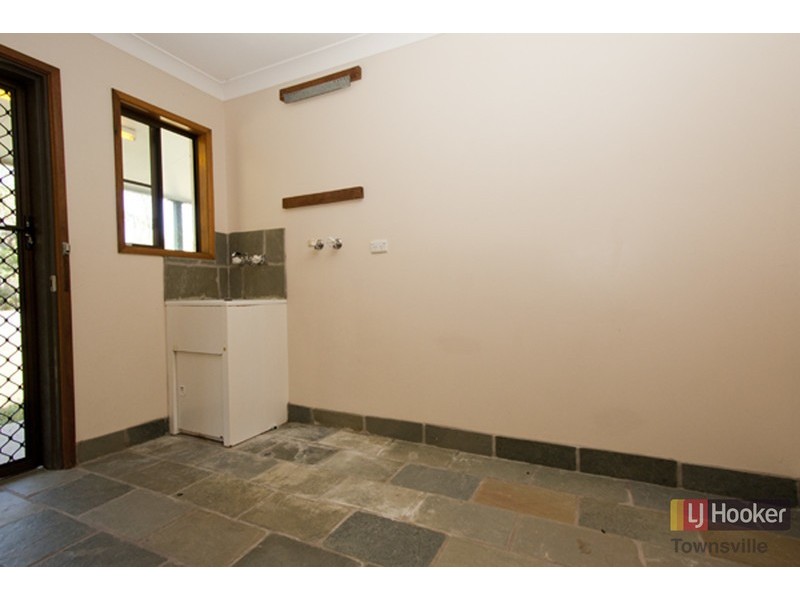 6 Fuchsia Court, Bushland Beach QLD 4818