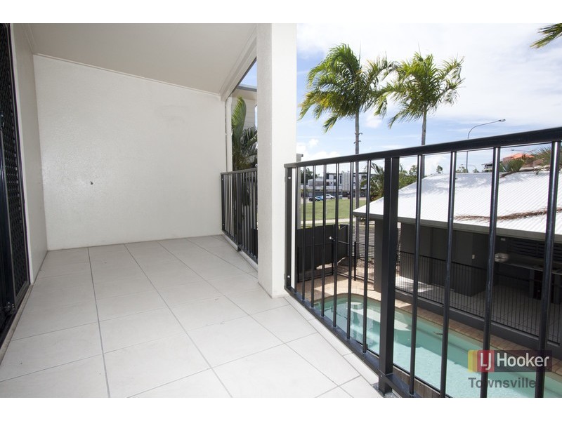 10/2 Freshwater Drive, Douglas QLD 4814