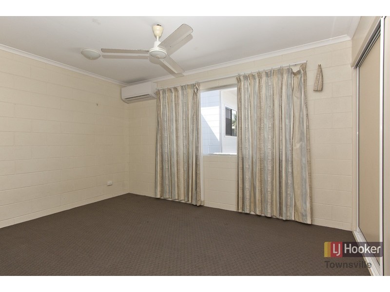 2/161 Eyre Street, North Ward QLD 4810