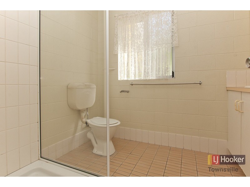 2/161 Eyre Street, North Ward QLD 4810