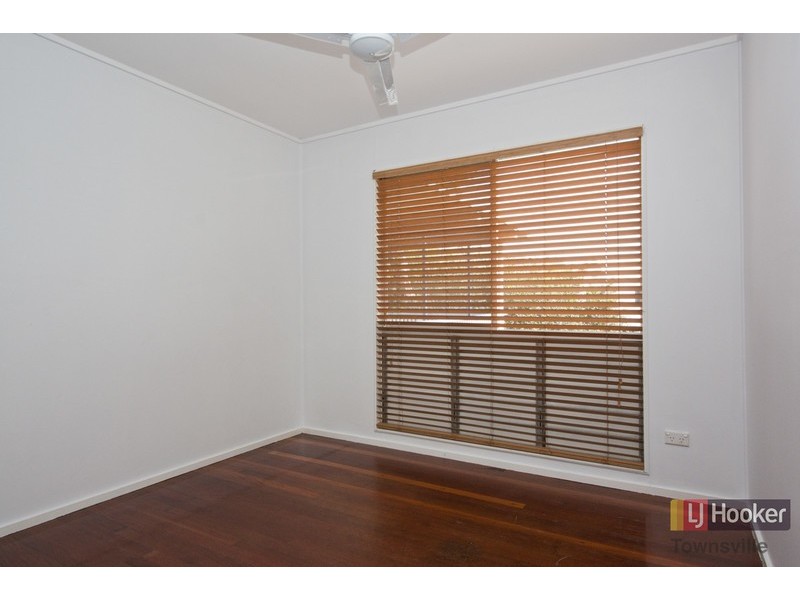 42 Wackett Street, Pallarenda QLD 4810