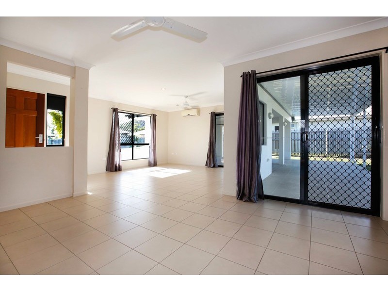 66 Franklin Street, Mount Louisa QLD 4814