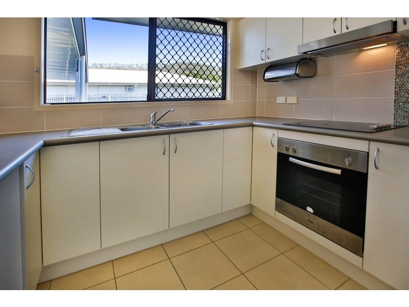 66 Franklin Street, Mount Louisa QLD 4814