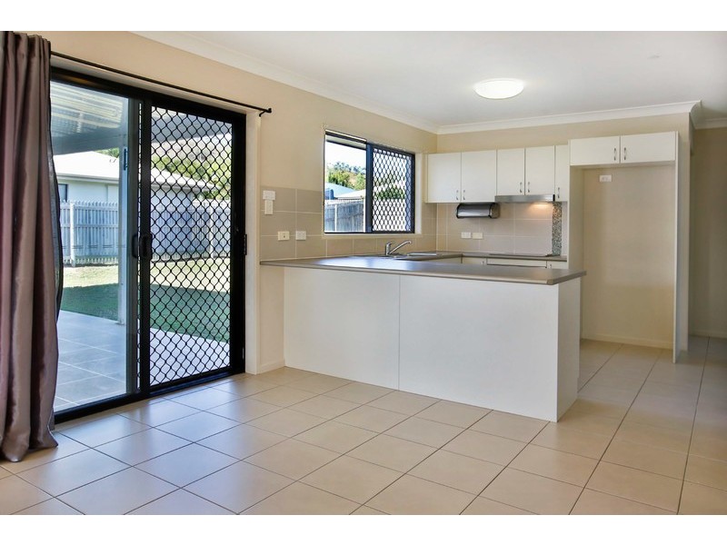 66 Franklin Street, Mount Louisa QLD 4814