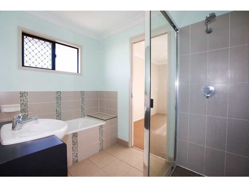 66 Franklin Street, Mount Louisa QLD 4814