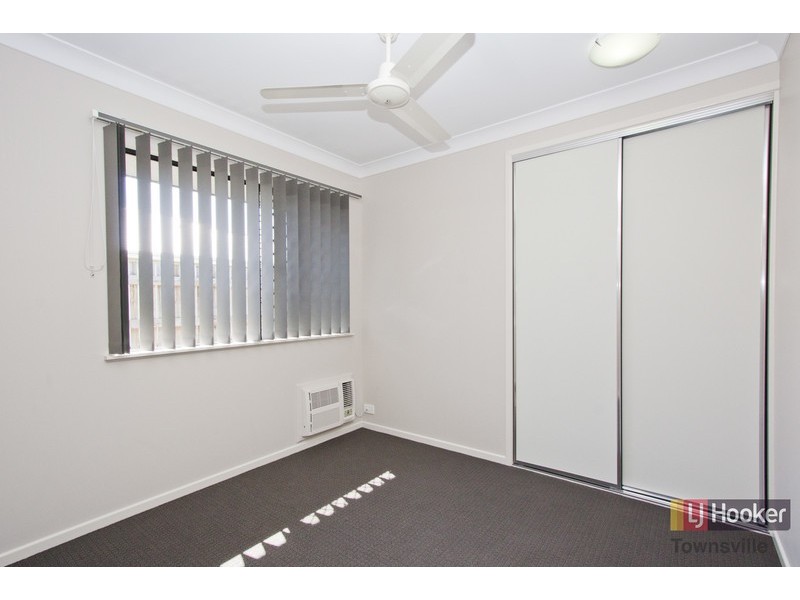 7 Malibu Parade, Mount Louisa QLD 4814