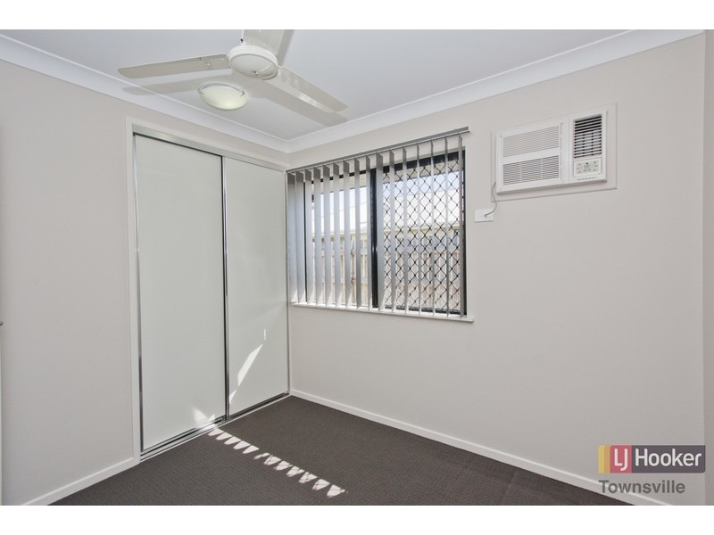 7 Malibu Parade, Mount Louisa QLD 4814