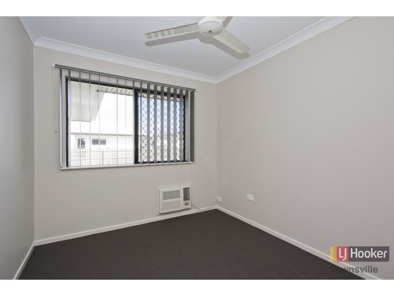 7 Malibu Parade, Mount Louisa QLD 4814