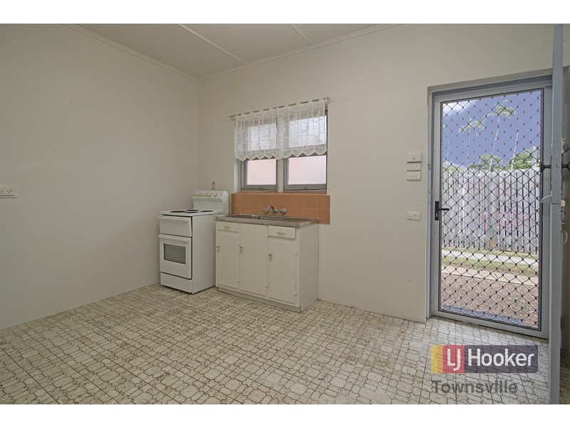 2/53 Diprose Street, Pimlico QLD 4812