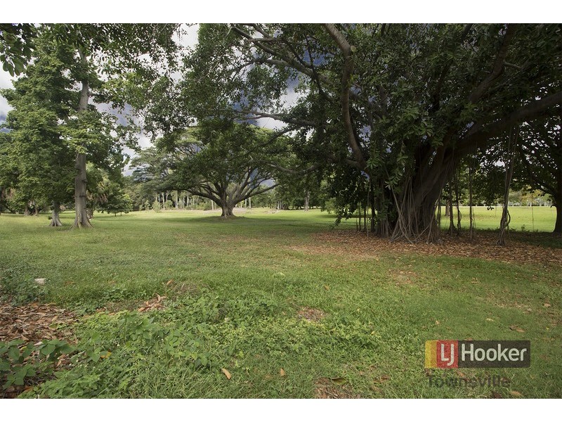 2/53 Diprose Street, Pimlico QLD 4812