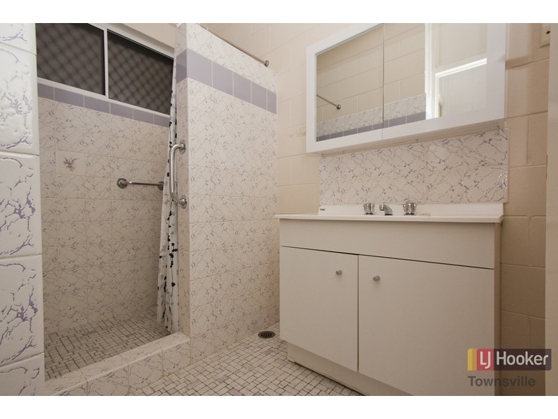 3/4 Campbell Street, Hermit Park QLD 4812