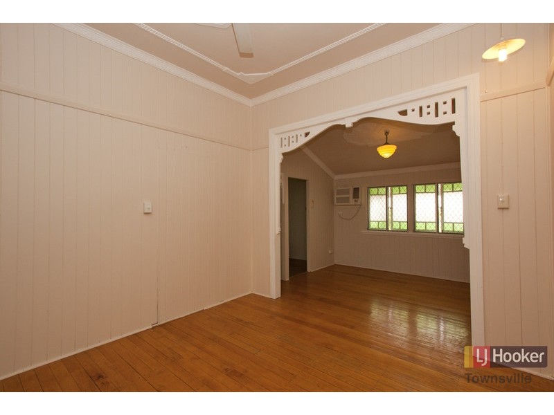 17 Derby Street, Pimlico QLD 4812