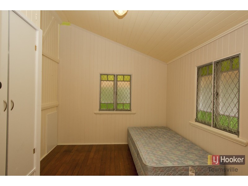 17 Derby Street, Pimlico QLD 4812