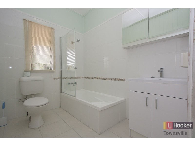 17 Derby Street, Pimlico QLD 4812