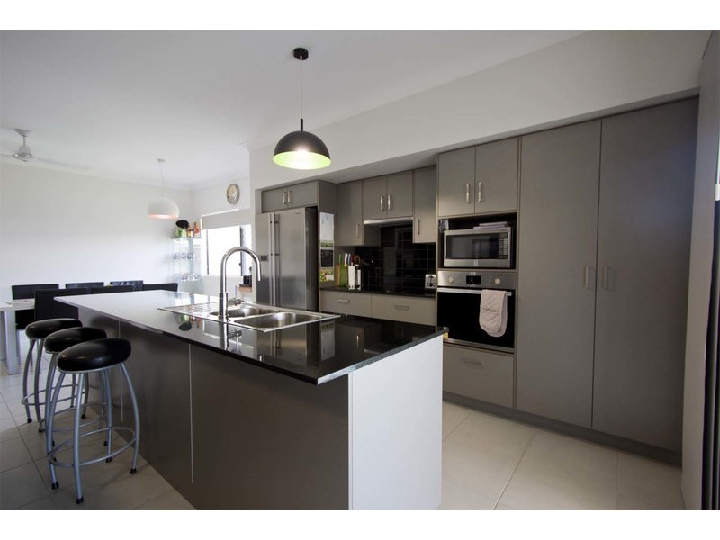 26 Velasco Street, Burdell QLD 4818