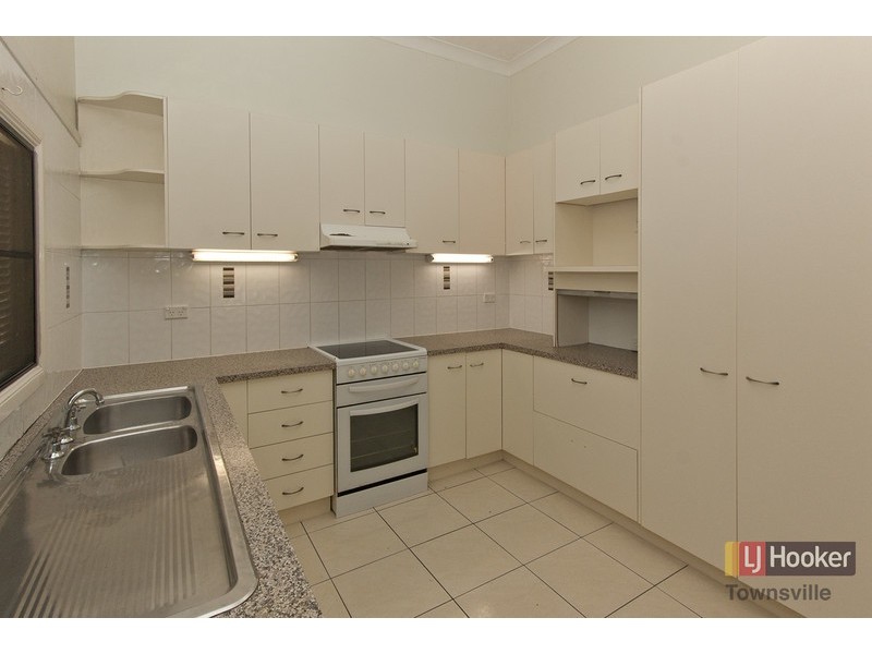 5 Gilbert Crescent, Castle Hill QLD 4810