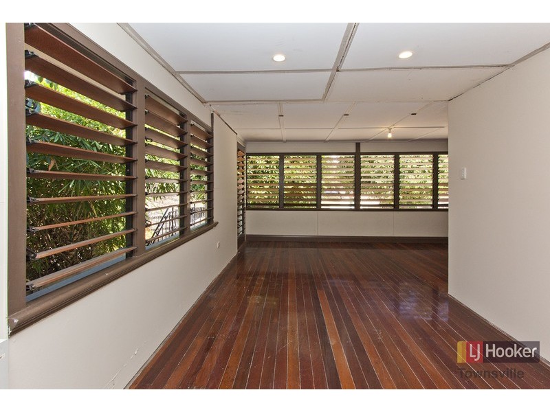 5 Gilbert Crescent, Castle Hill QLD 4810