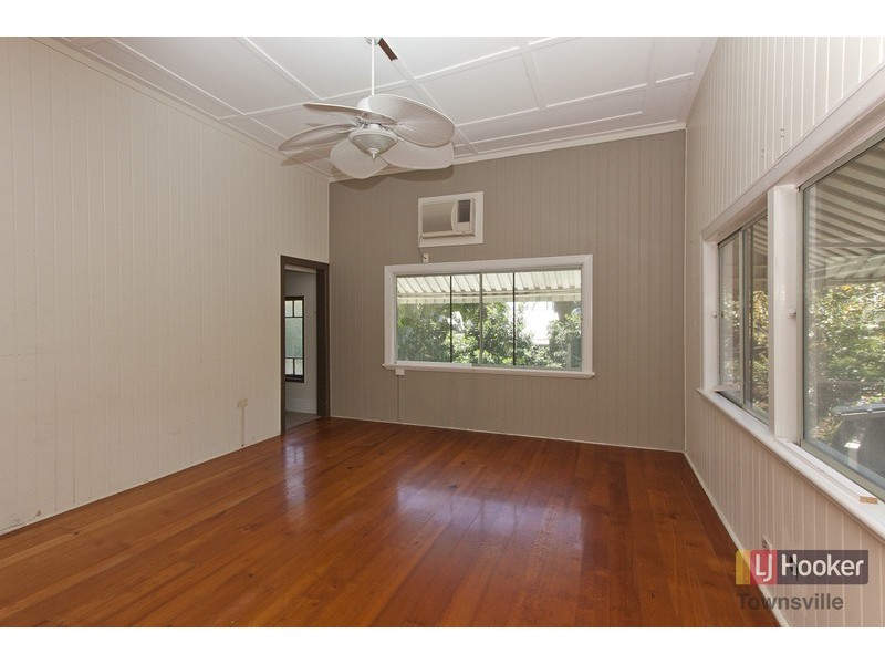 5 Gilbert Crescent, Castle Hill QLD 4810