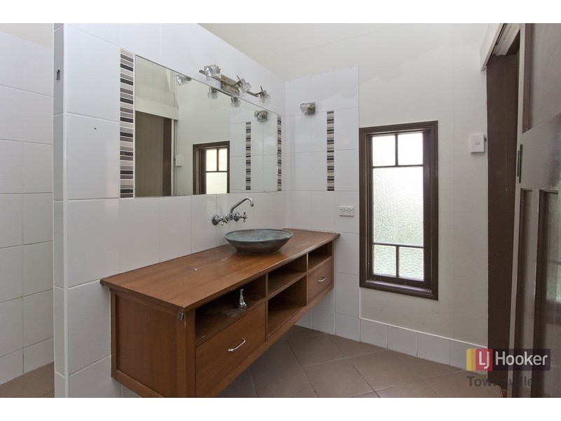 5 Gilbert Crescent, Castle Hill QLD 4810