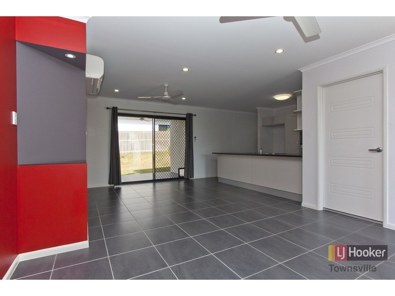 2 Pincer Court, Bushland Beach QLD 4818