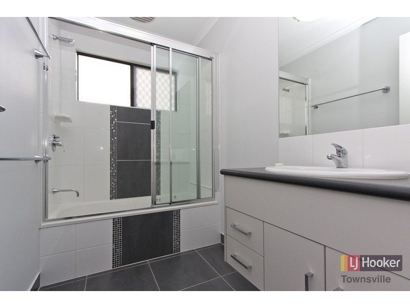 2 Pincer Court, Bushland Beach QLD 4818