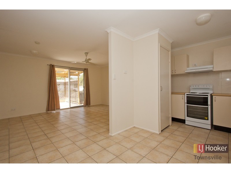 25 Geoffrey Court, Rasmussen QLD 4815