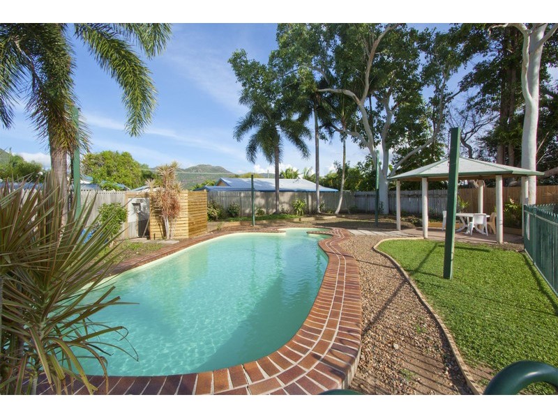 6 Finette Court, Rasmussen QLD 4815